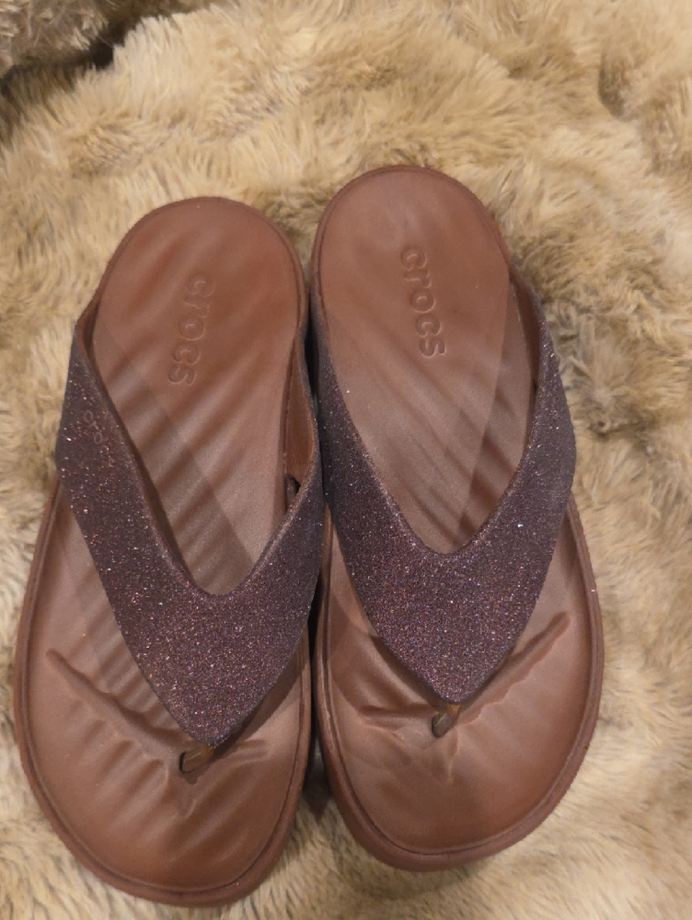 CROCS Women's Getaway PlatformGlitter Flip Sandals in Rose Bronze Color. Sz 8 - Picture 3 of 5